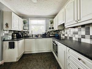 Kitchen - click for photo gallery